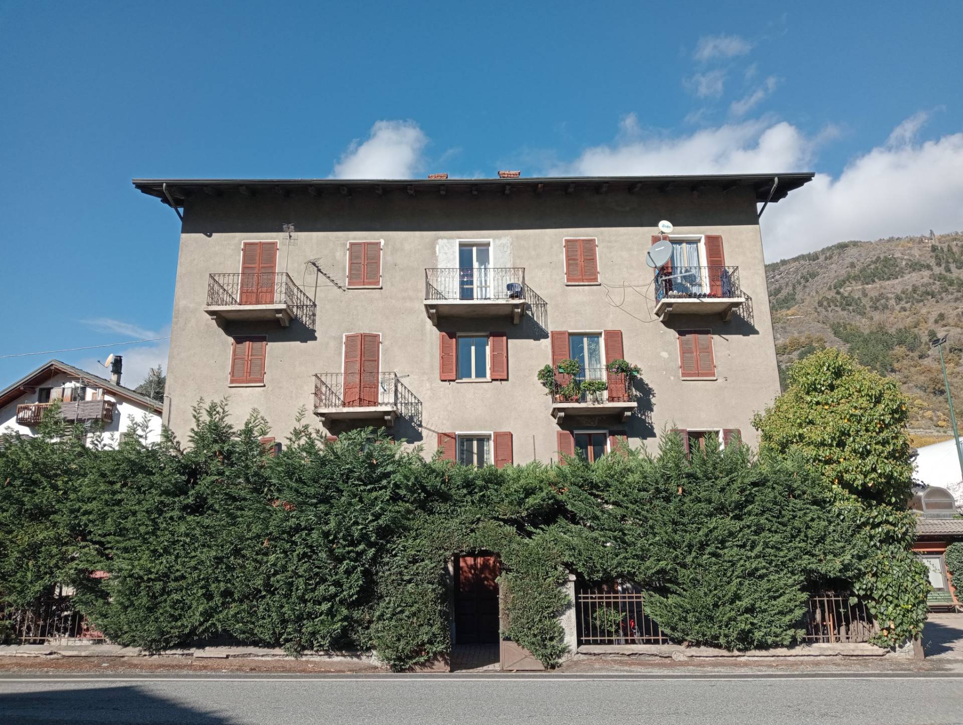 Stabile/Palazzo a Sarre