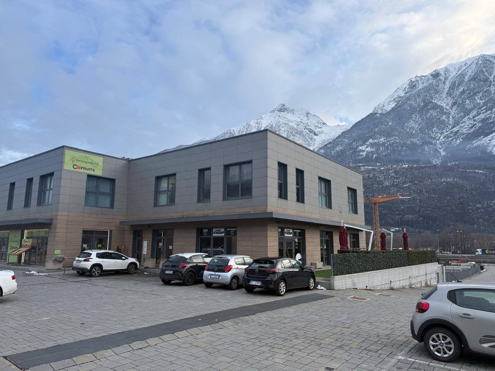 Locale commerciale a Quart